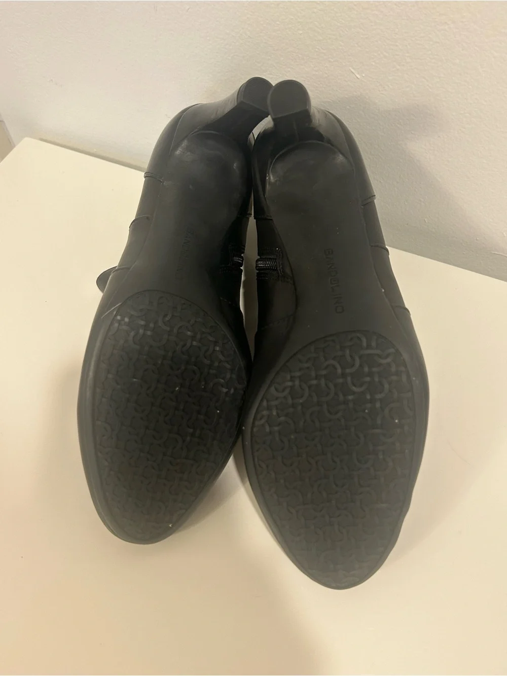 Bandolino B Flexible sleek black